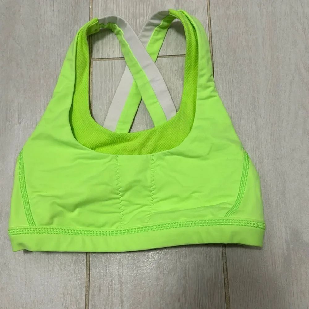 Lululemon green “stuff” bra 2